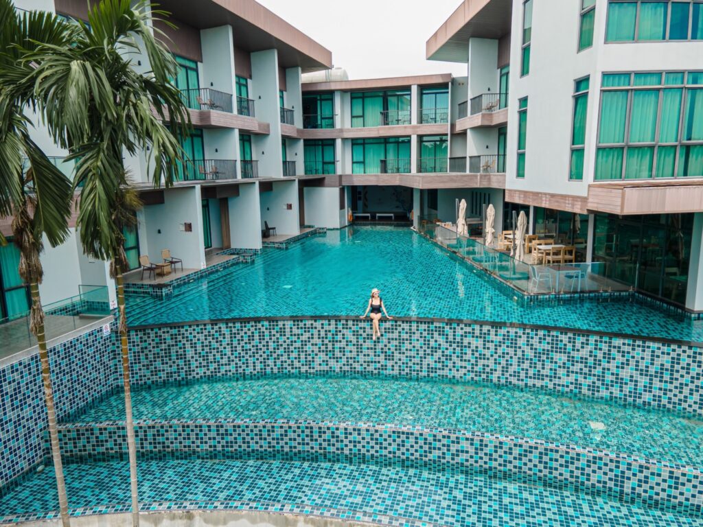 รีวิวที่พักอัมพวาสวยๆ ริมน้ำ ณ ทรีธารา โดย ชวนกันเที่ยวไหน พักห้อง Villa Terrace