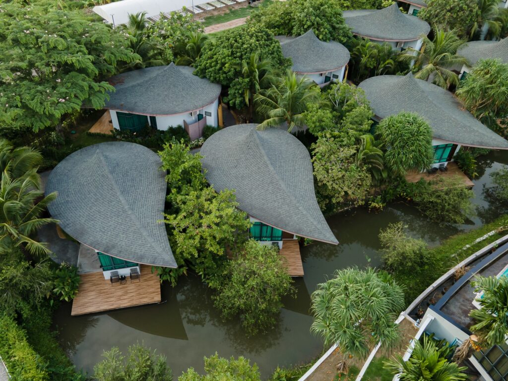รีวิวที่พักอัมพวาสวยๆ ริมน้ำ ณ ทรีธารา โดย ชวนกันเที่ยวไหน พักห้อง Villa Terrace