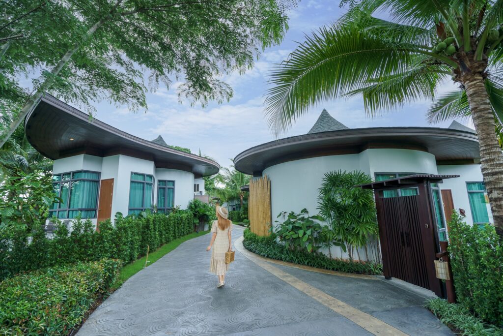 รีวิวที่พักอัมพวาสวยๆ ริมน้ำ ณ ทรีธารา โดย ชวนกันเที่ยวไหน พักห้อง Villa Terrace