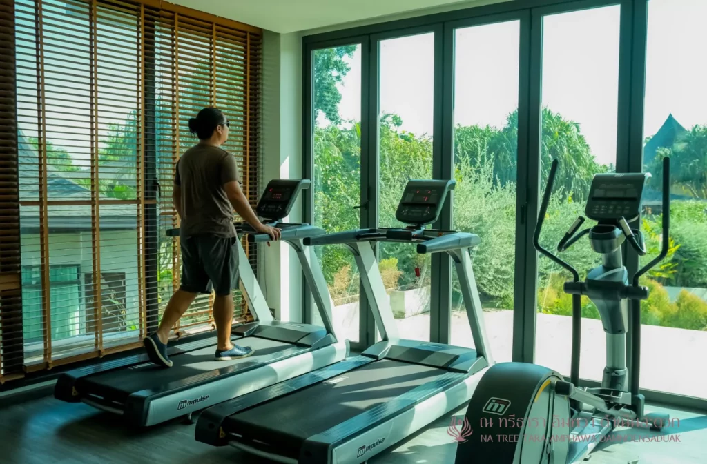 รีวิวที่พักอัมพวาสวยๆ ริมน้ำ ณ ทรีธารา โดยเพจ เวลาเที่ยว พักห้อง 2 Bedroom Poll Villa Riverfront สระว่ายน้ำส่วนตัว บรรยากาศสวยๆ มองจากห้องพัก และ ทานอาหารริมน้ำ