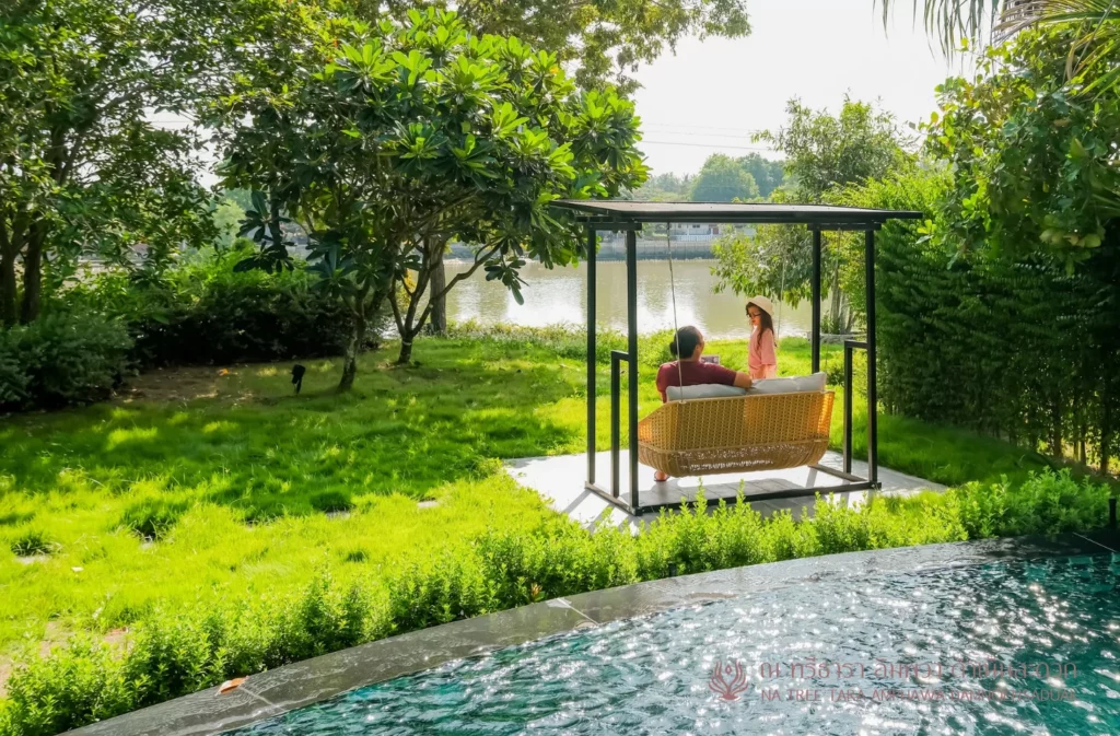 รีวิวที่พักอัมพวาสวยๆ ริมน้ำ ณ ทรีธารา โดยเพจ เวลาเที่ยว พักห้อง 2 Bedroom Poll Villa Riverfront สระว่ายน้ำส่วนตัว บรรยากาศสวยๆ มองจากห้องพัก และ ทานอาหารริมน้ำ