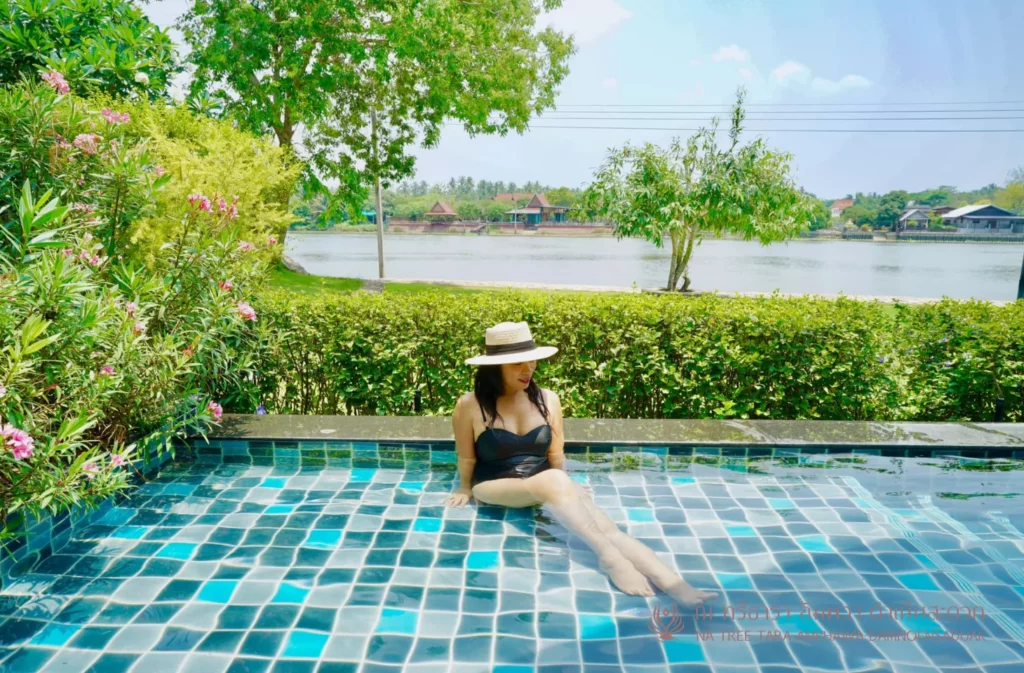 รีวิวที่พักอัมพวาสวยๆ ริมน้ำ ณ ทรีธารา โดยเพจ Wanna Go พักห้อง 2 Bedroom Poll Villa สระว่ายน้ำส่วนตัว บรรยากาศสวยๆ มองจากห้องพัก และ ทานอาหารริมน้ำ