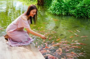 รีวิวที่พักอัมพวาสวยๆ ริมน้ำ ณ ทรีธารา โดยเพจเรากะลุง พักห้อง Villa Terrace บรรยากาศสวยๆ มองจากห้องพัก และ ทานอาหารริมน้ำ